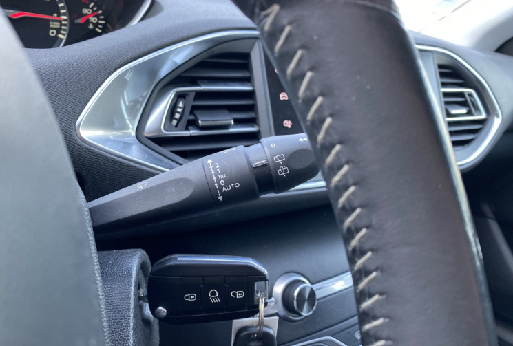 Peugeot 308 1.2 Puretech 110 ch Allure S&S 5p