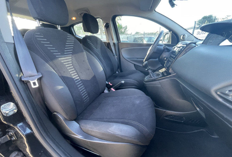 Lancia YPSILON 1.2 / 69 CH / GOLD 