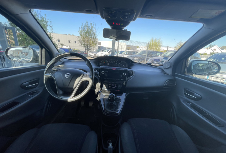 Lancia YPSILON 1.2 / 69 CH / GOLD 