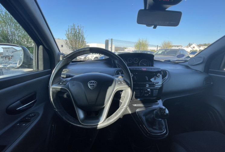 Lancia YPSILON 1.2 / 69 CH / GOLD 