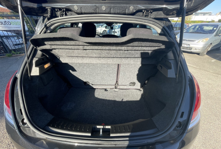 Lancia YPSILON 1.2 / 69 CH / GOLD 