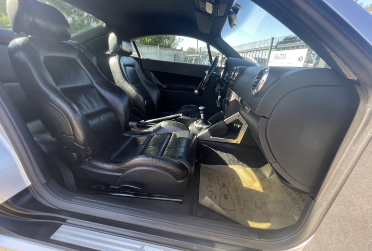 Audi TT 1.8 T / QUATTRO / 224 CH 