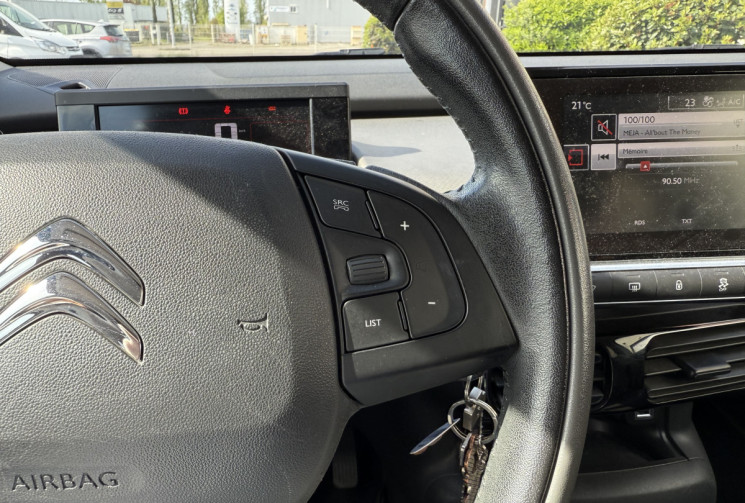 Citroën C4 CACTUS 1.6 BlueHDi SHINE 100 / Réservoir ADBLUE changé