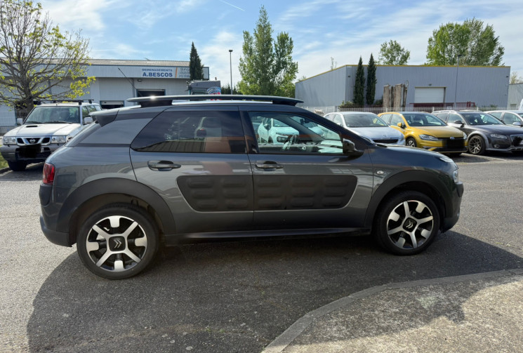 Citroën C4 CACTUS 1.6 BlueHDi SHINE 100 / Réservoir ADBLUE changé