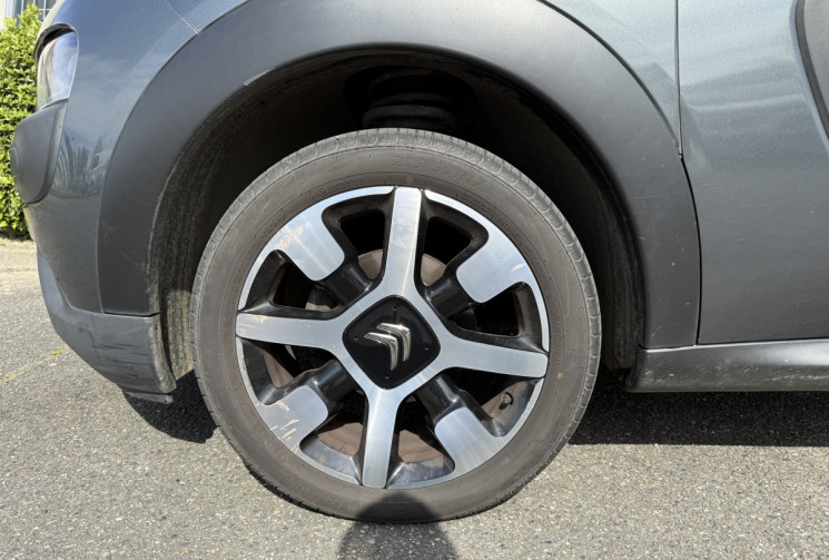 Citroën C4 CACTUS 1.6 BlueHDi SHINE 100 / Réservoir ADBLUE changé