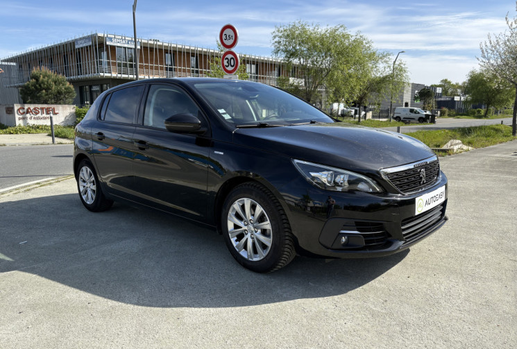 Peugeot 308 STYLE 130cv 1.5 BlueHdi * Caplay * Attelage * Radar * Entretien Complet