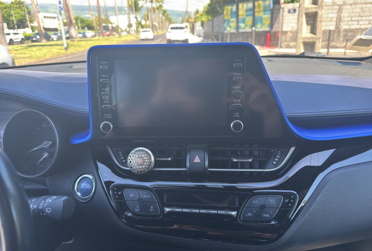 Toyota C-HR 2WD E-CVT MC19 122Ch Distinctive