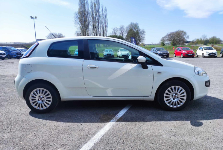 FIAT PUNTO EVO 1.3 JTDM 75 CH 1ERE MAIN CLIM