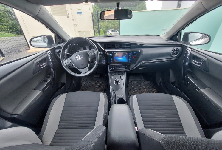 Toyota AURIS DESIGN 1.8 VVT-i HSD CVT Hybrid 99 cv BVA // Chaine de distribution // peu kilométré