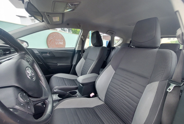 Toyota AURIS DESIGN 1.8 VVT-i HSD CVT Hybrid 99 cv BVA // Chaine de distribution // peu kilométré