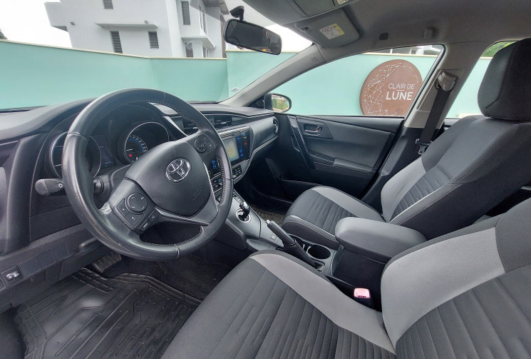 Toyota AURIS DESIGN 1.8 VVT-i HSD CVT Hybrid 99 cv BVA // Chaine de distribution // peu kilométré