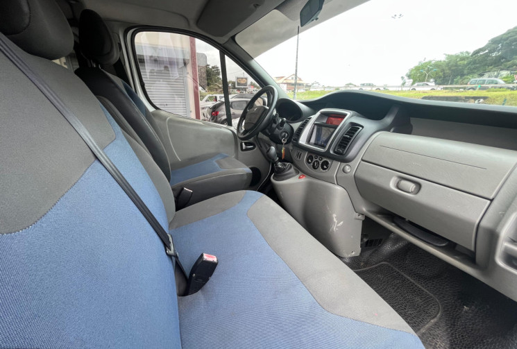 Renault TRAFIC II Combi Phase 2 Passenger L1H1 1000kg 2.0 dCi 16V Minibus court 90 cv