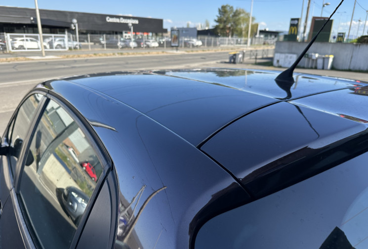 Peugeot 208 1.2 VTI 82 CH DISTRI FAITE ECRAN APPLE / ANDROID AUTO