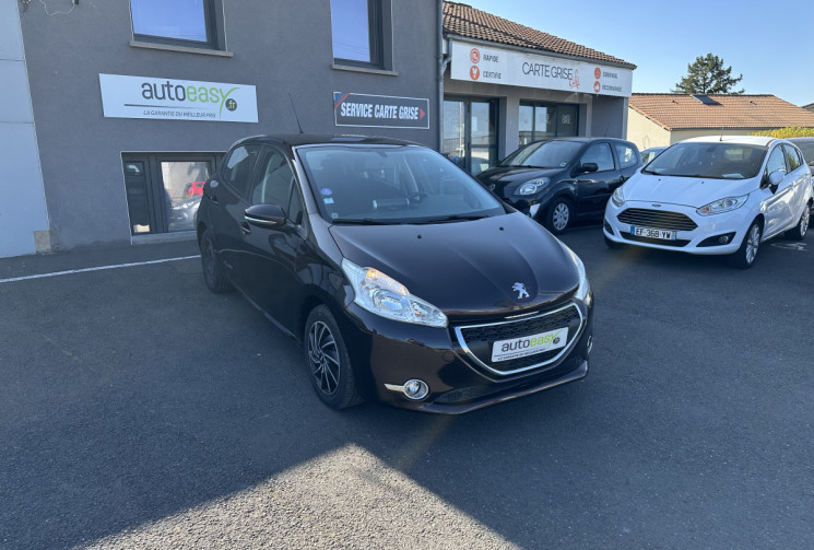 Peugeot 208 1.2 VTI 82 CH DISTRI FAITE ECRAN APPLE / ANDROID AUTO