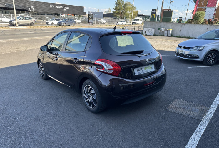 Peugeot 208 1.2 VTI 82 CH DISTRI FAITE ECRAN APPLE / ANDROID AUTO
