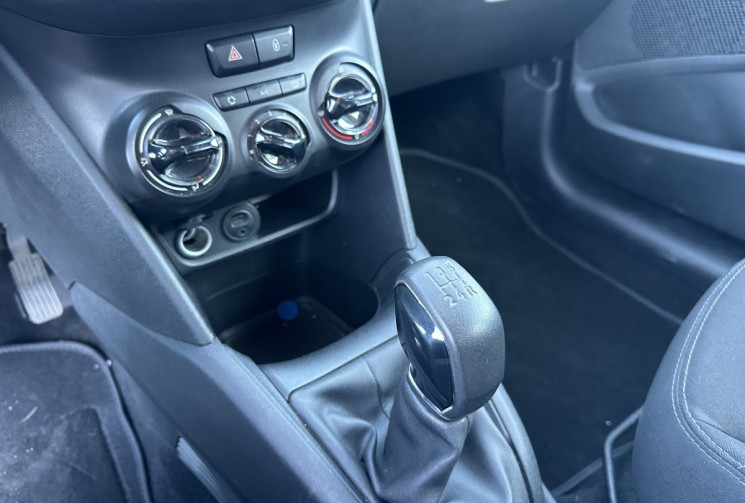 Peugeot 208 1.2 VTI 82 CH DISTRI FAITE ECRAN APPLE / ANDROID AUTO