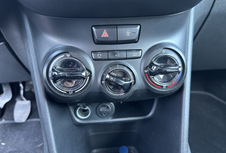 Peugeot 208 1.2 VTI 82 CH DISTRI FAITE ECRAN APPLE / ANDROID AUTO