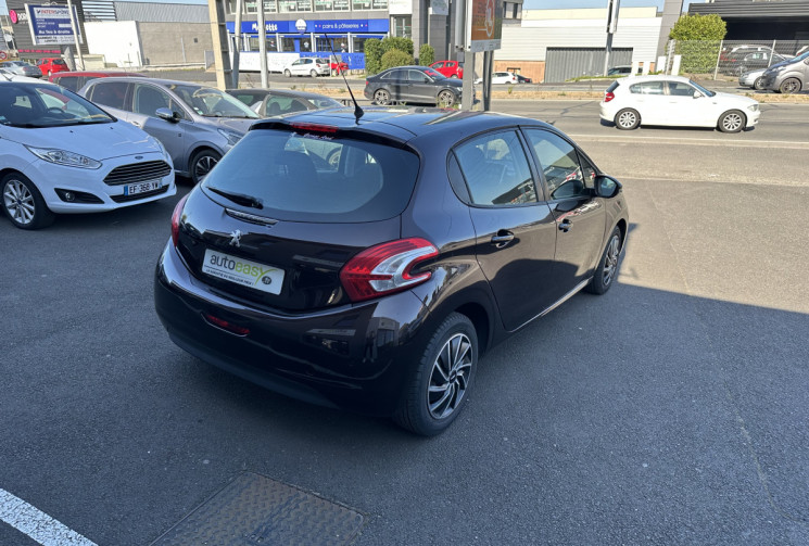 Peugeot 208 1.2 VTI 82 CH DISTRI FAITE ECRAN APPLE / ANDROID AUTO