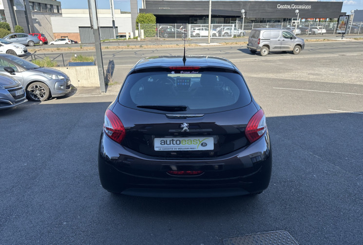 Peugeot 208 1.2 VTI 82 CH DISTRI FAITE ECRAN APPLE / ANDROID AUTO