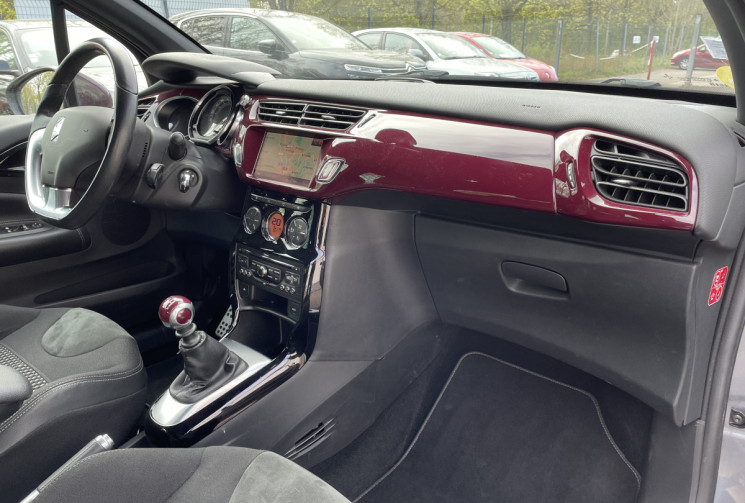 Citroën DS3  1.6 HDi 110 ch Sport Chic * 68000 km *Airbags remplacés* Kit Distribution fait