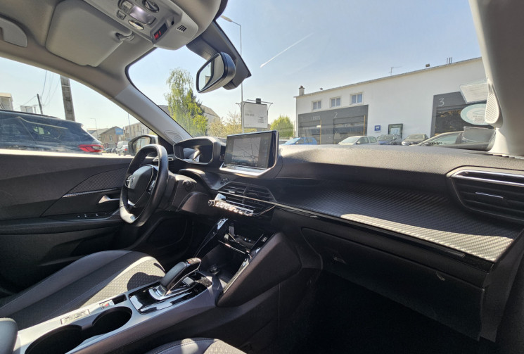 Peugeot 2008 e-2008 136 ch Allure 