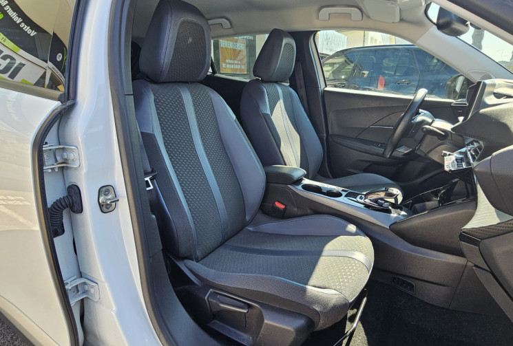 Peugeot 2008 e-2008 136 ch Allure 