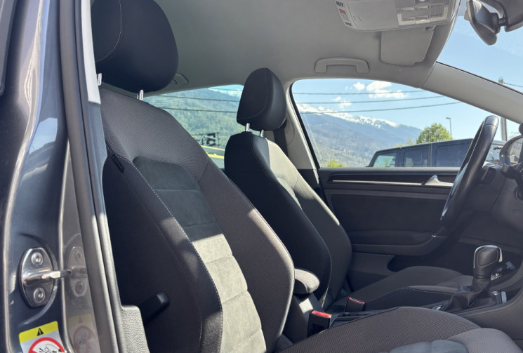 Volkswagen Golf (2) 1.5 TSI R-line EVO Carat DSG7