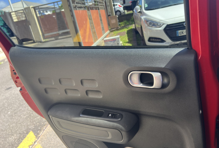 Citroën C3  III 1.6 BlueHDi 100 cv SHINE PACK