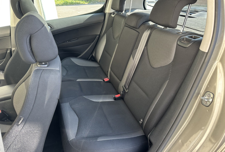 Peugeot 308 1.6 I 120 CH BVM5 CONFORT