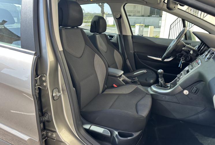 Peugeot 308 1.6 I 120 CH BVM5 CONFORT