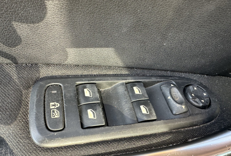 Peugeot 308 1.6 I 120 CH BVM5 CONFORT