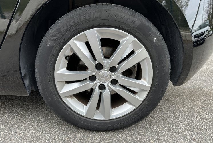 Peugeot 308 1.5 BlueHDI 130 ACTIVE BUSINESS EAT8 * REVISION 04/2025 * CT 03/2025 * GARANTIE 6 MOIS