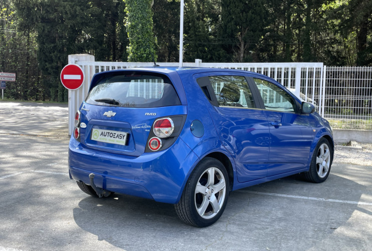 Chevrolet Aveo 1.4 16v 100 LTZ * Bluetooth / Radars de recul / Attelage