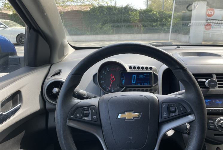 Chevrolet Aveo 1.4 16v 100 LTZ * Bluetooth / Radars de recul / Attelage
