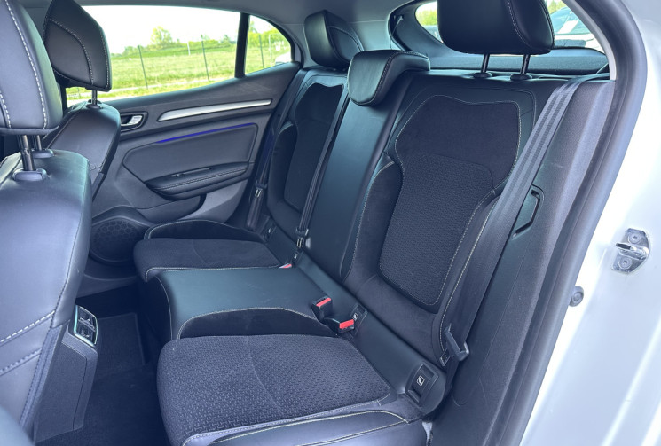 Renault Megane 1.2 TCe EDC7 130 cv Intens / Attelage / 1ére Main
