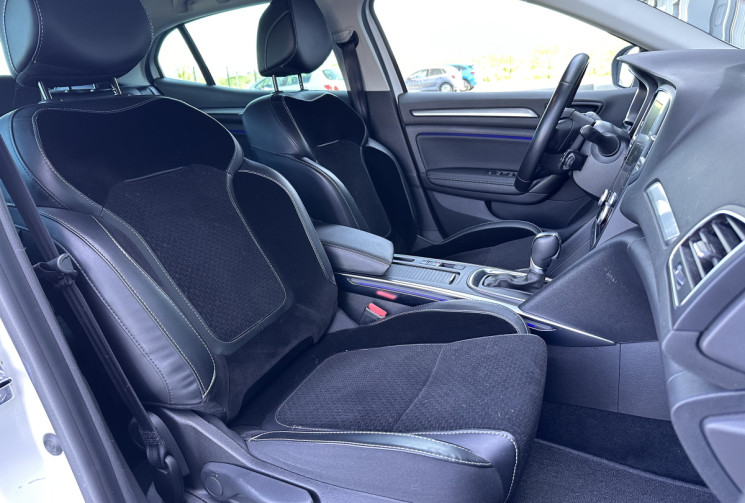 Renault Megane 1.2 TCe EDC7 130 cv Intens / Attelage / 1ére Main