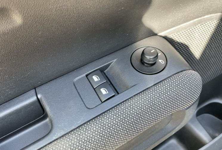 Citroën C3 Aircross 1.6 BlueHDI 100 Feel BVM5 + CITROEN Connect BOX et Connect NAV