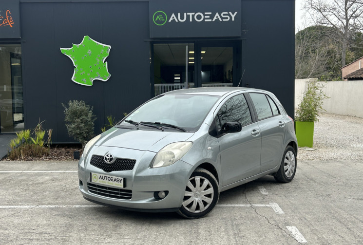 Toyota Yaris 2 5 portes 1.3 VVTi 87 Luna pack / Entretien complet / Climatisation