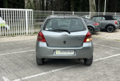 Toyota Yaris 2 5 portes 1.3 VVTi 87 Luna pack / Entretien complet / Climatisation