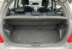 Toyota Yaris 2 5 portes 1.3 VVTi 87 Luna pack / Entretien complet / Climatisation