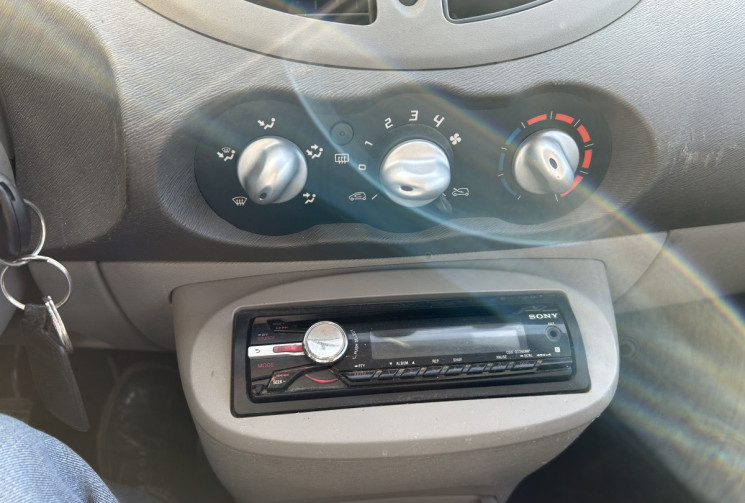 Renault Twingo 1.5 Dci 75 cv