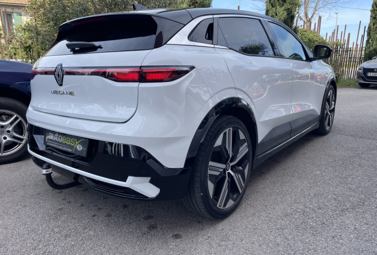 Renault Megane E-TECH EV60 220 cv ICONIC / Pneus neuf / harman Kardon / Attelage / parfait état 