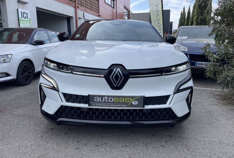 Renault Megane E-TECH EV60 220 cv ICONIC / Pneus neuf / harman Kardon / Attelage / parfait état 