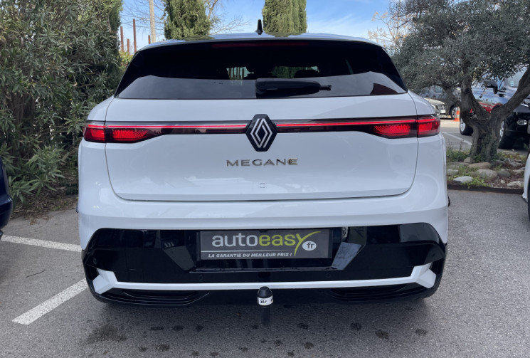 Renault Megane E-TECH EV60 220 cv ICONIC / Pneus neuf / harman Kardon / Attelage / parfait état 