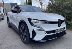 Renault Megane E-TECH EV60 220 cv ICONIC / Pneus neuf / harman Kardon / Attelage / parfait état 