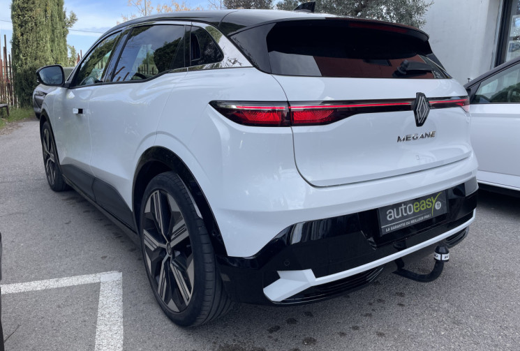 Renault Megane E-TECH EV60 220 cv ICONIC / Pneus neuf / harman Kardon / Attelage / parfait état 