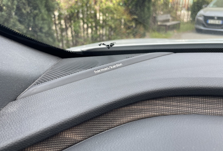 Renault Megane E-TECH EV60 220 cv ICONIC / Pneus neuf / harman Kardon / Attelage / parfait état 
