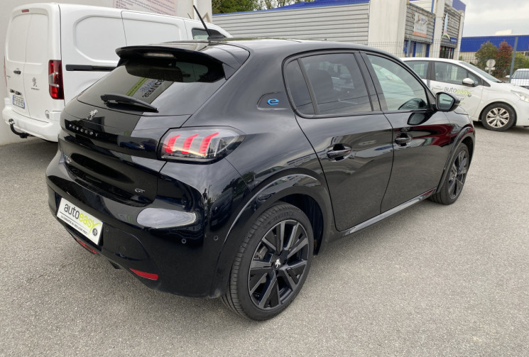 Peugeot 208 e-208 136 ch GT