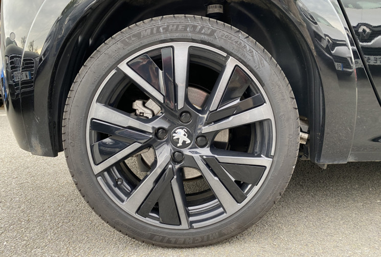 Peugeot 208 e-208 136 ch GT