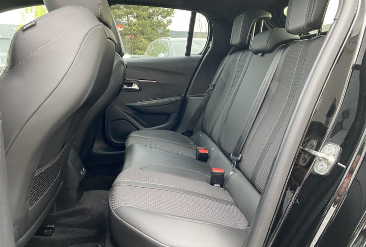 Peugeot 208 e-208 136 ch GT